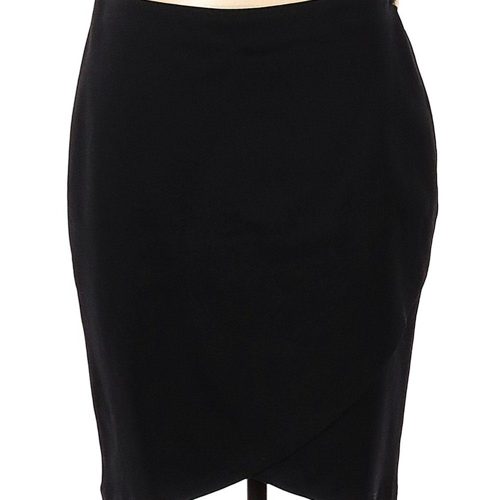 CECE black scalloped hem black knit skirt - Sz XL